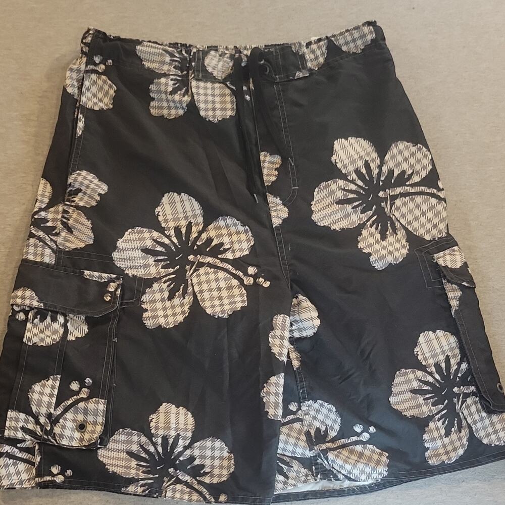 Beverly Hills Polo Club Men’s Floral Board Shorts Black/White L Drawstring